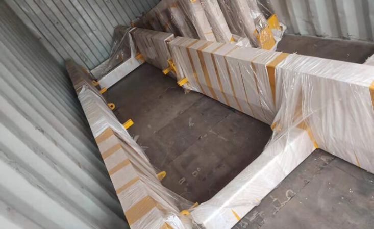Ein mobiler Portalkran mit 6 Tonnen A-Rahmen wurde nach Kroatien verschifft