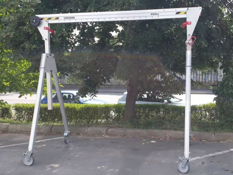 Gru a portale in alluminio portatile regolabile per la movimentazione dei materiali